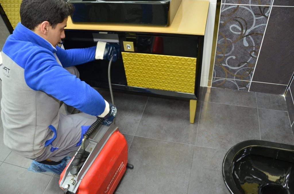 Lavabo tıkanıklığı açma işlemi
